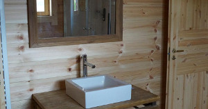 vasque dans maison bois